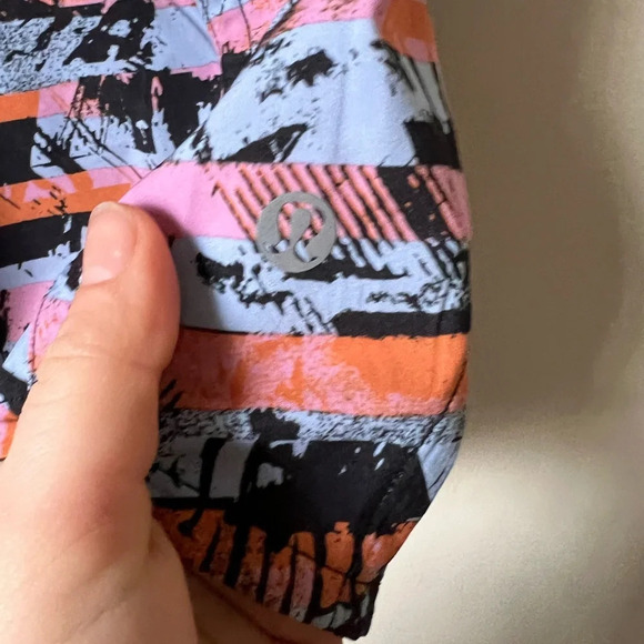 Lululemon Run Times Shorts, size 4 - Picture 6 of 6